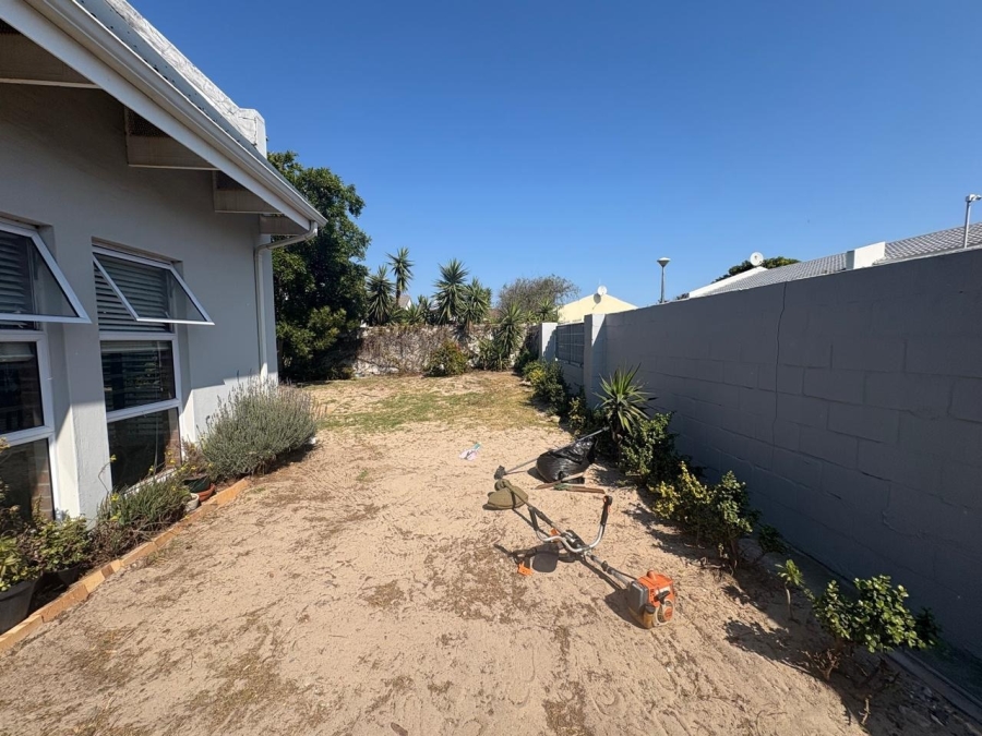 To Let 2 Bedroom Property for Rent in West Beach Western Cape